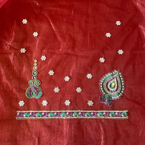 Red Net Saree - Picture 5 of 6